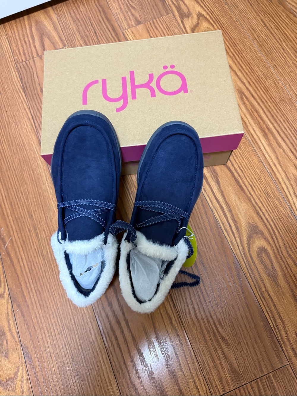 Ryka Women’s Navy Walking Shoes – Brand New in Box. 8.5
